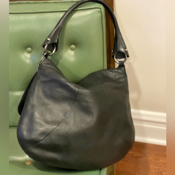 Salvatore FERRAGAMO very large black leather hobo bag - Picture 3 of 13